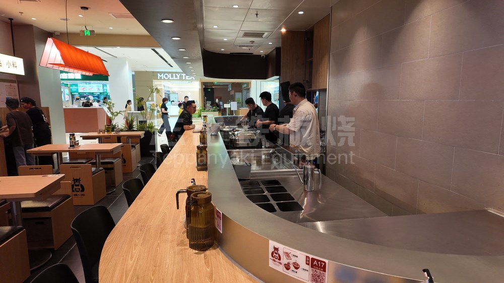 长方形、客户案例实景、美食档口明档、板前烤肉饭，铁板烧设备客户现场实景。