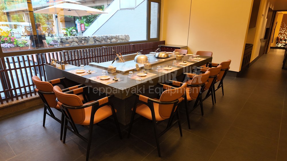 长方形、客户案例实景、铁板烧餐厅，铁板烧设备客户现场实景。