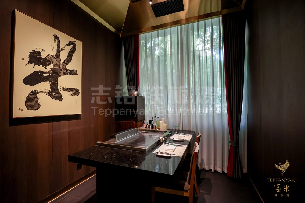 长方形、客户案例实景、铁板烧餐厅，铁板烧设备客户现场实景。