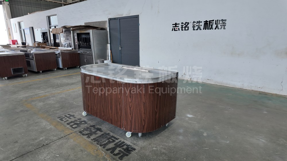 拱形、裸机、工厂实拍，铁板烧设备工厂车间实拍。