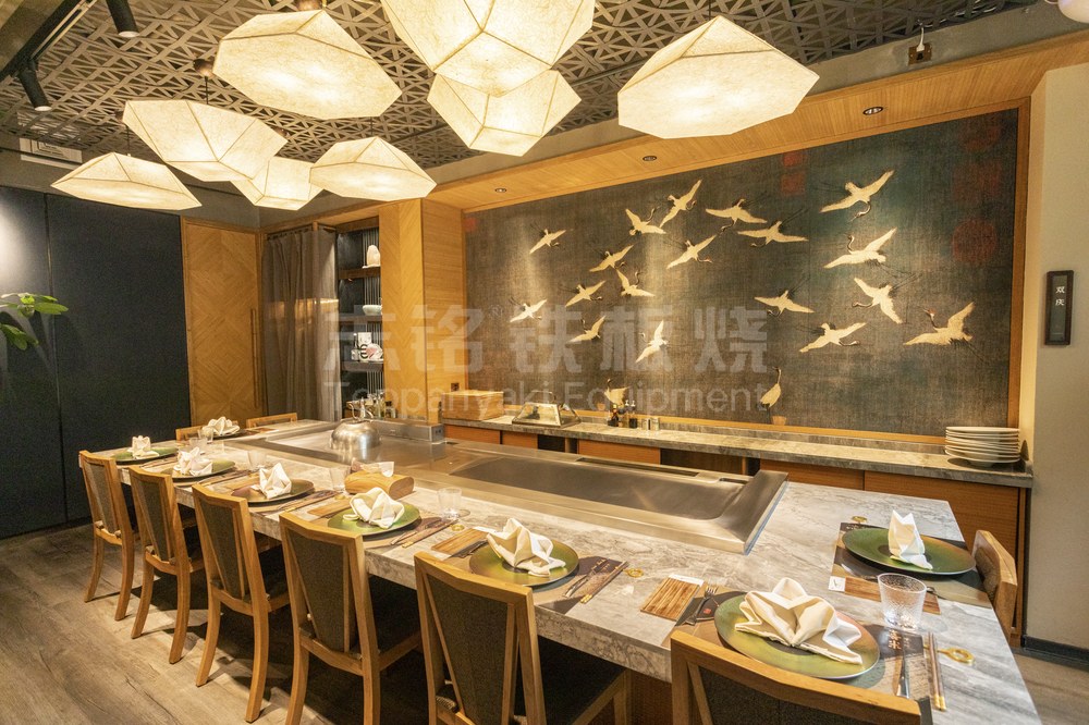 长方形、组合、多功能、双炒位、客户案例实景、铁板烧餐厅，铁板烧设备客户现场实景。