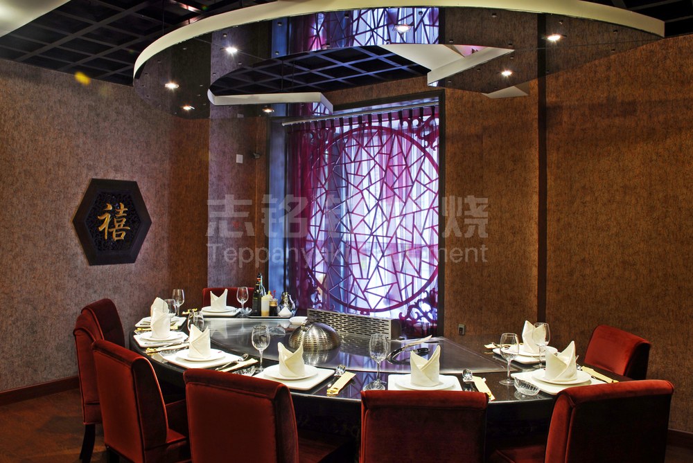扇形、客户案例实景、铁板烧餐厅，铁板烧设备客户现场实景。