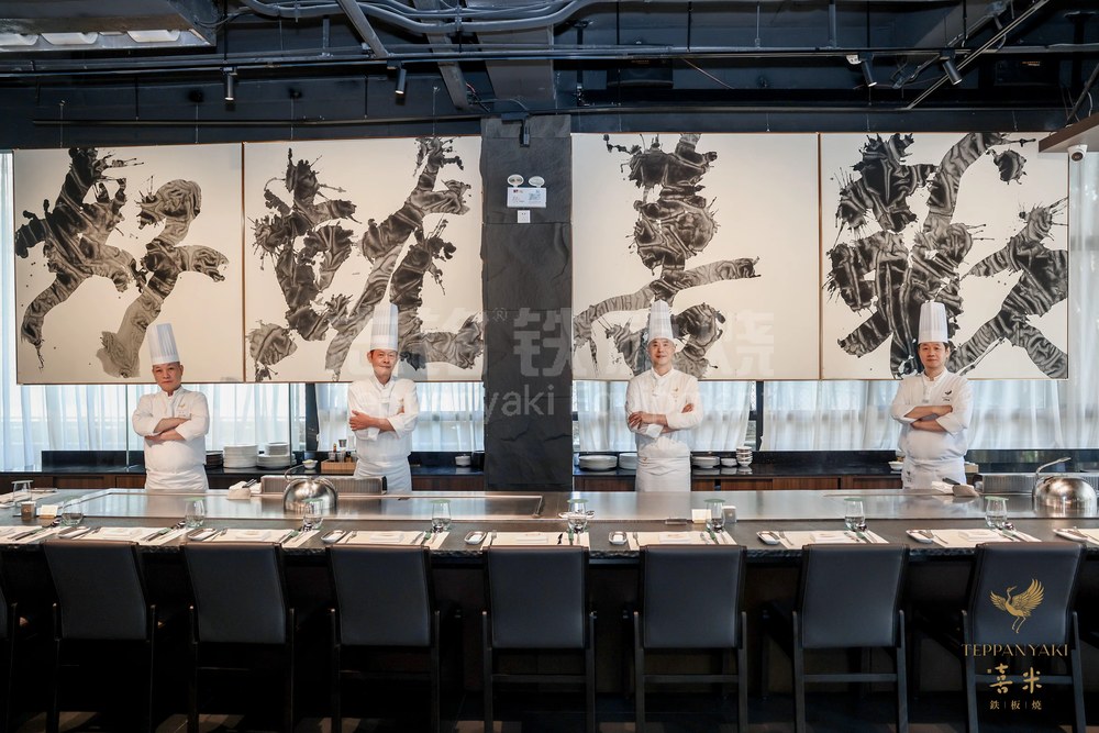 客户案例实景、厨师、铁板烧餐厅，铁板烧设备客户现场实景。