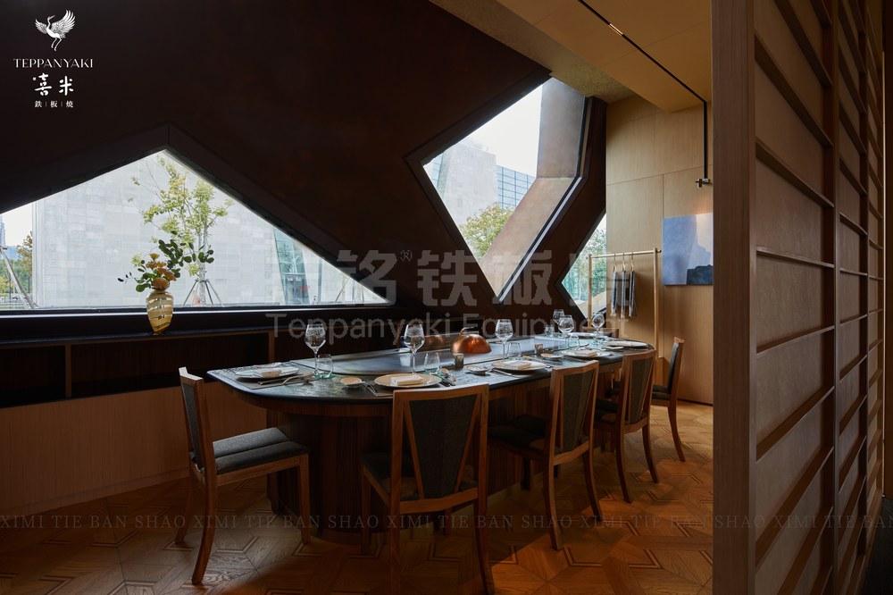 拱形、客户案例实景、铁板烧餐厅，铁板烧设备客户现场实景。