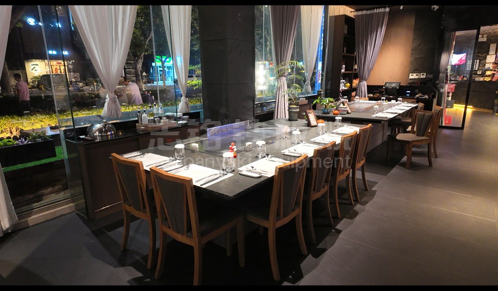 长方形、客户案例实景、铁板烧餐厅、铁板烧融合+，铁板烧设备客户现场实景。