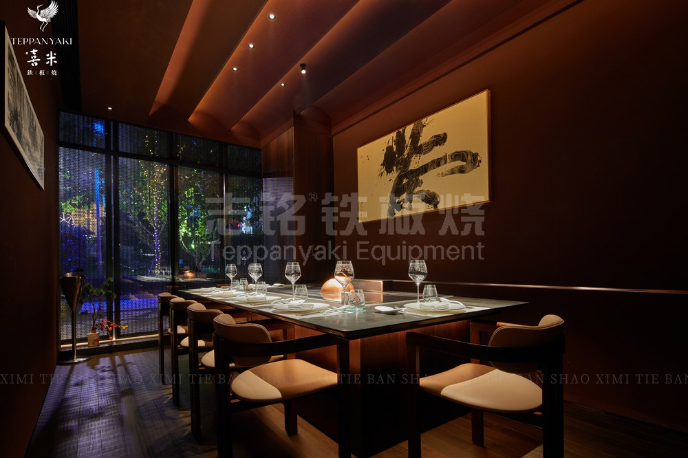 长方形、客户案例实景、铁板烧餐厅，铁板烧设备客户现场实景。