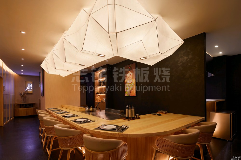 长方形、客户案例实景、铁板烧餐厅，铁板烧设备客户现场实景。