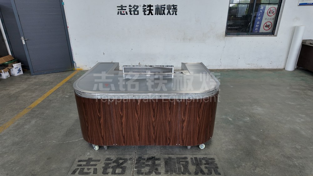 拱形、裸机、工厂实拍，铁板烧设备工厂车间实拍。