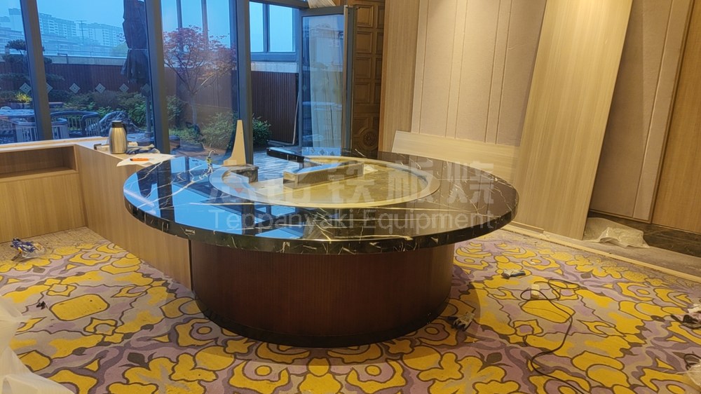 圆形、客户案例实景、安装现场、铁板烧餐厅，铁板烧设备客户现场实景。