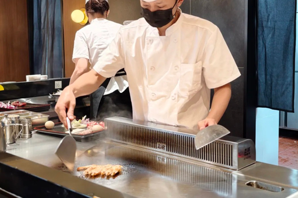 四川成都踢到铁板台式铁板烧多少钱一位